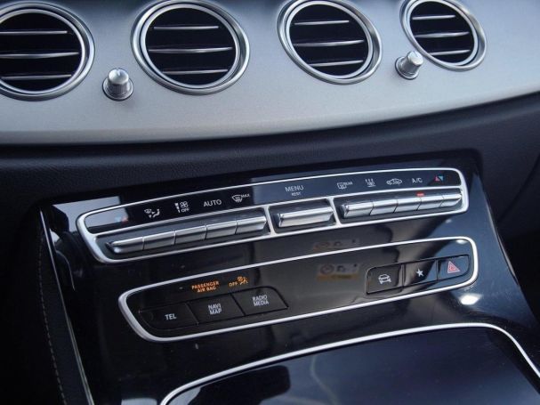 Mercedes-Benz E 300 de T Avantgarde Distronic+ Widescreen Navi
