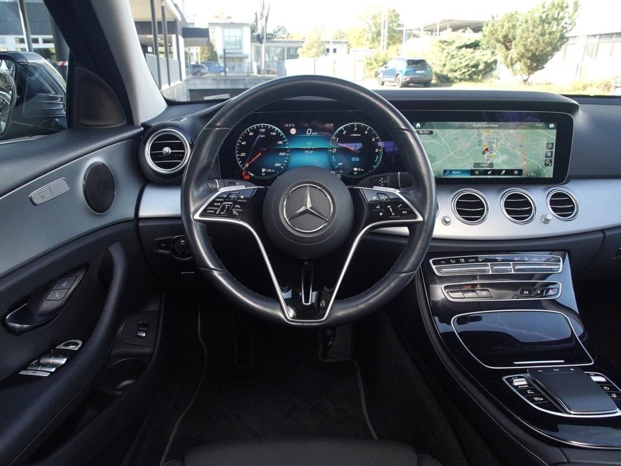Mercedes-Benz E 300 de T Avantgarde Distronic+ Widescreen Navi