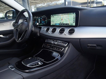 Mercedes-Benz E 300 de T Avantgarde Distronic+ Widescreen Navi