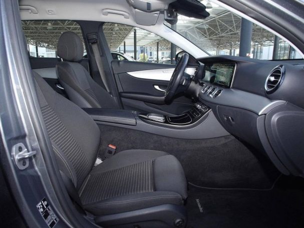 Mercedes-Benz E 300 de T Avantgarde Distronic+ Widescreen Navi