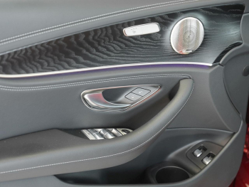 Mercedes-Benz E 300 e T AMG Night Panorama MBUX Navi+ 360°