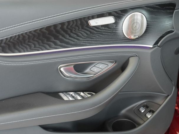 Mercedes-Benz E 300 e T AMG Night Panorama MBUX Navi+ 360°