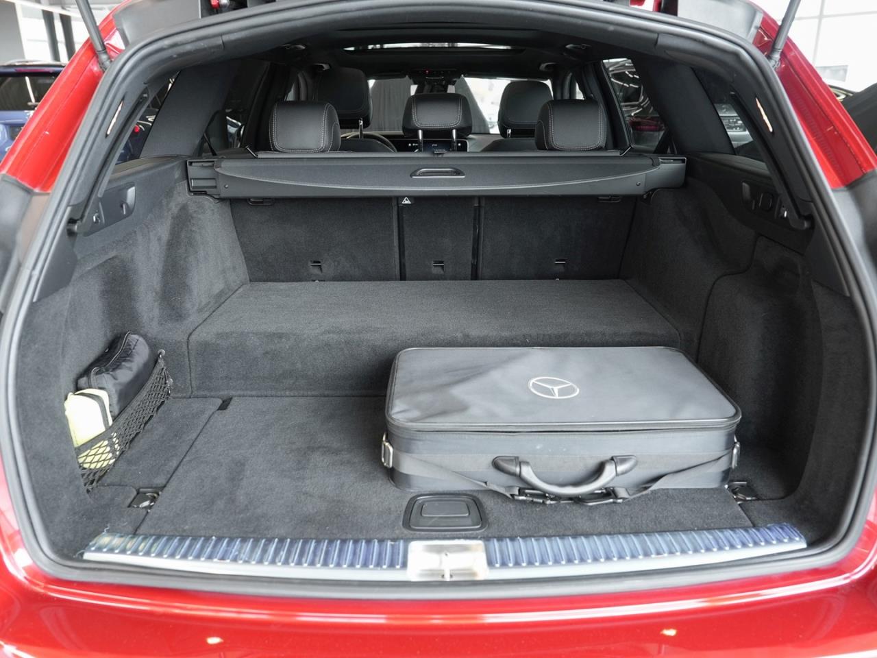 Mercedes-Benz E 300 e T AMG Night Panorama MBUX Navi+ 360°