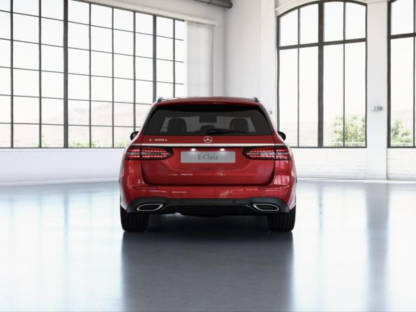 Mercedes-Benz E 300 e T AMG Night Panorama MBUX Navi+ 360°