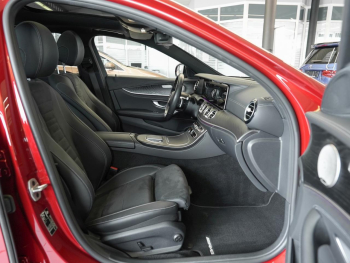 Mercedes-Benz E 300 e T AMG Night Panorama MBUX Navi+ 360°