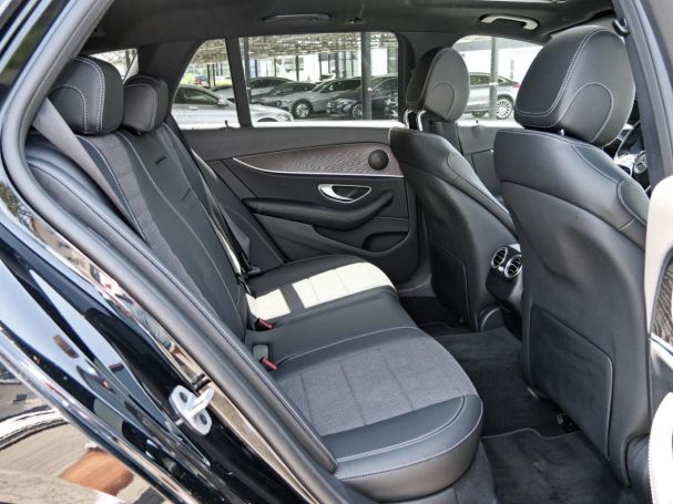 Mercedes-Benz E 300 e T AMG Night Schiebedach Easy-P 360° AHK