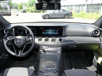 Mercedes-Benz E 300 e T AMG Night Schiebedach Easy-P 360° AHK