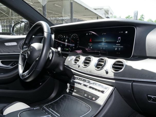 Mercedes-Benz E 300 e T AMG Night Schiebedach Easy-P 360° AHK