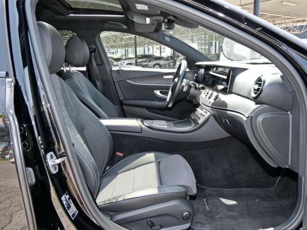 Mercedes-Benz E 300 e T AMG Night Schiebedach Easy-P 360° AHK
