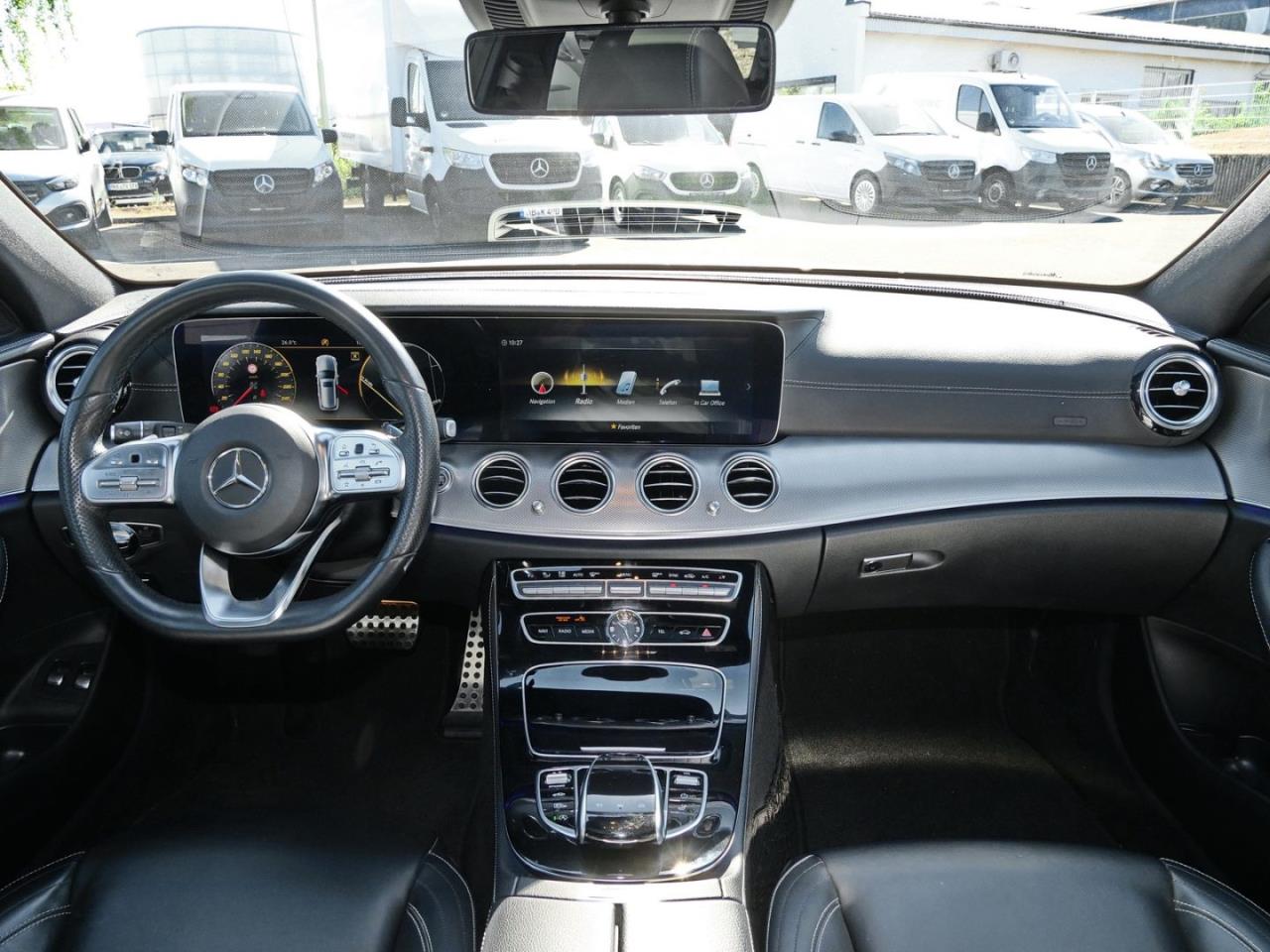 Mercedes-Benz E 350 d T AMG Night Distronic+ Schiebedach AHK