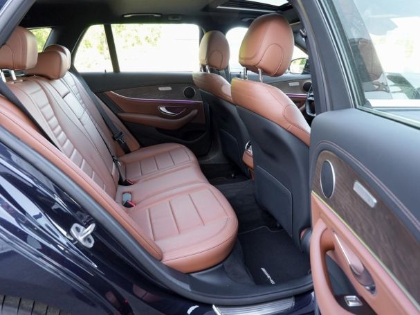Mercedes-Benz E 400 d 4M T AMG Schiebedach Standheizung AHK