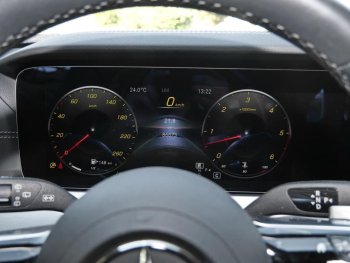 Mercedes-Benz E 400 d 4M T AMG Distronic Burmester 360° AHK