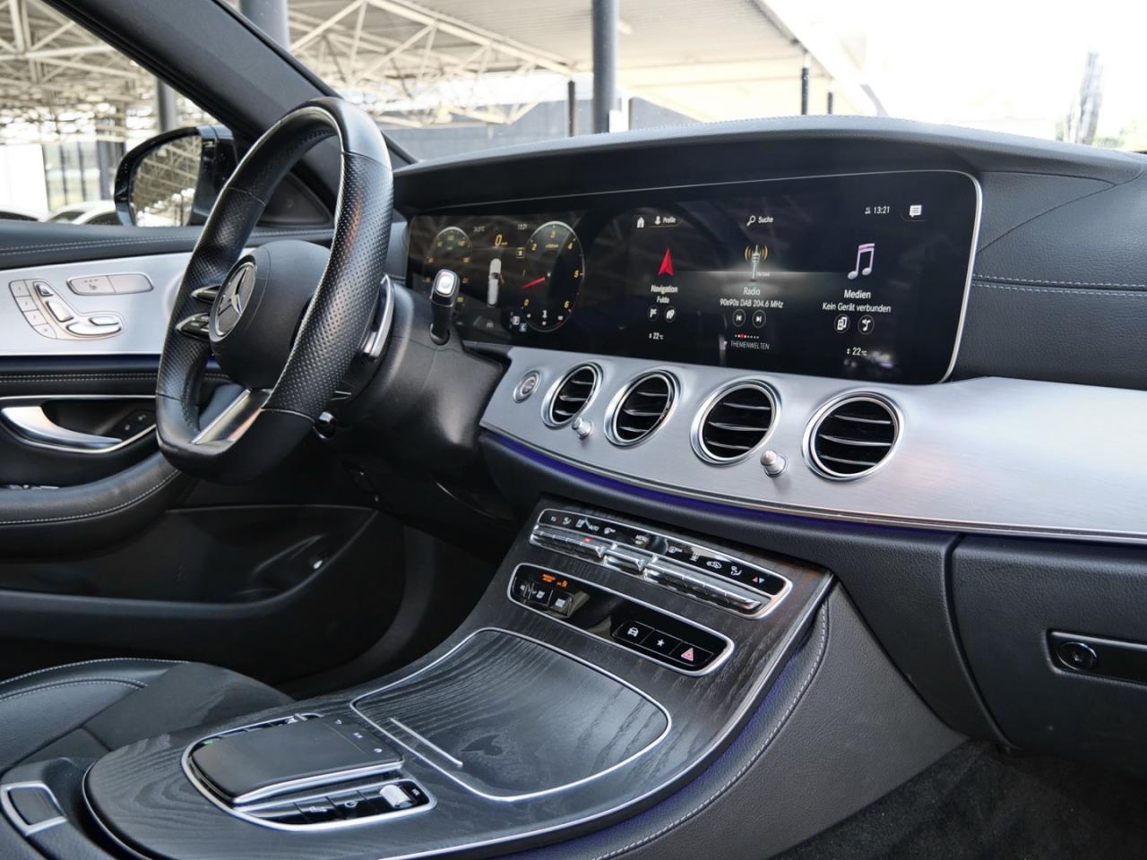 Mercedes-Benz E 400 d 4M T AMG Distronic Burmester 360° AHK