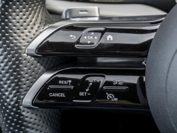 Mercedes-Benz E 400 d 4M T AMG Night Distronic+ 360° AHK