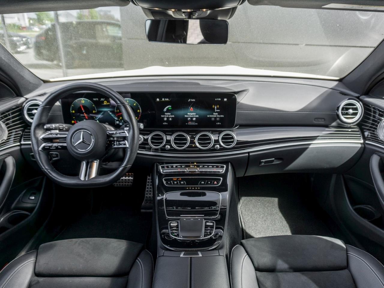 Mercedes-Benz E 400 d 4M T AMG Night Distronic+ 360° AHK