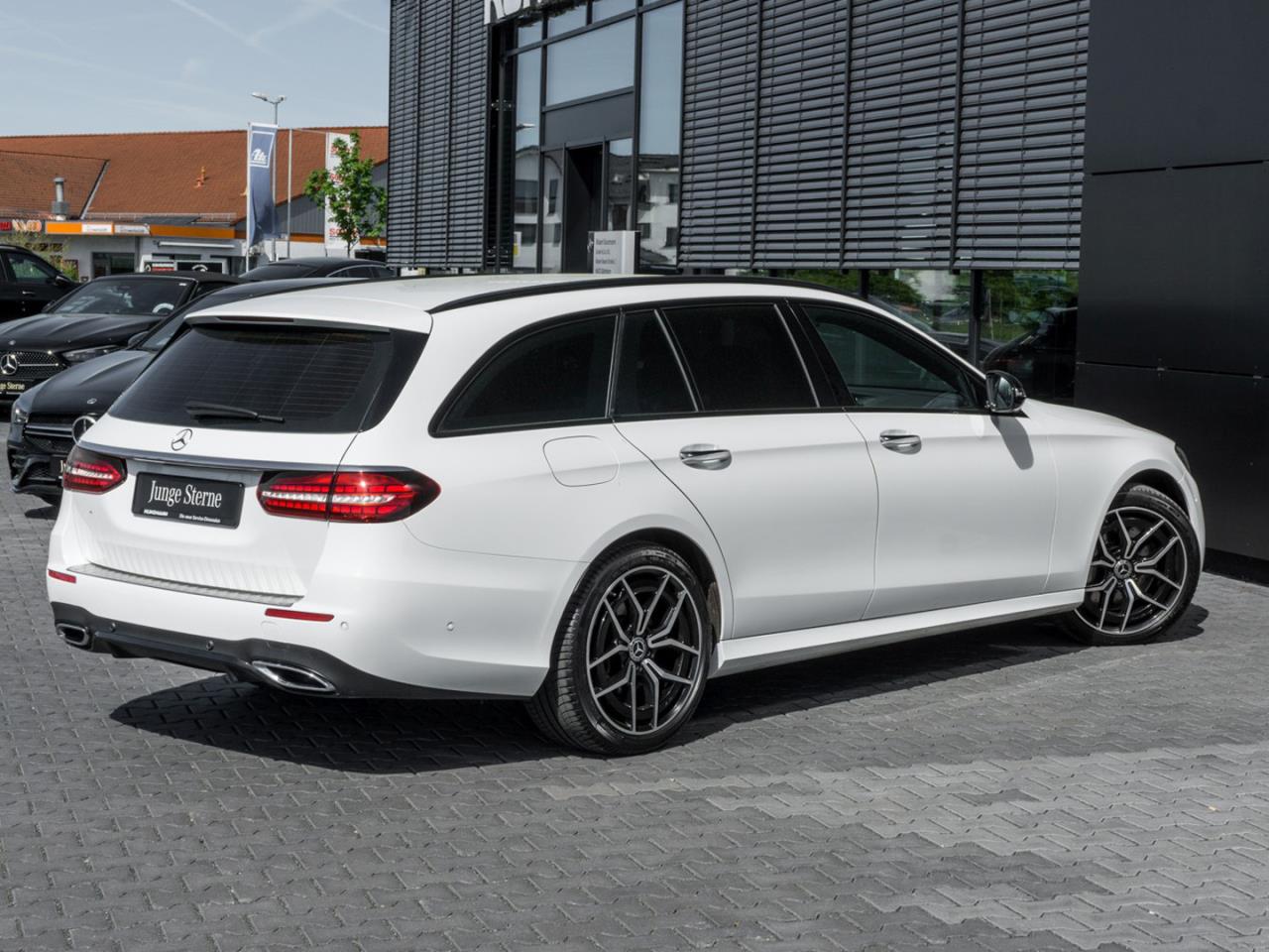 Mercedes-Benz E 400 d 4M T AMG Night Distronic+ 360° AHK