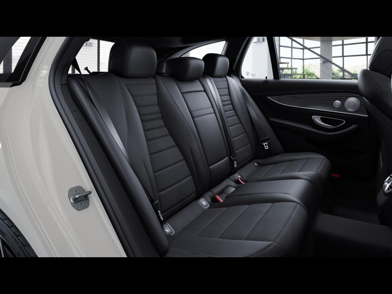 Mercedes-Benz E 400 d 4M T AMG Night Distronic+ 360° AHK