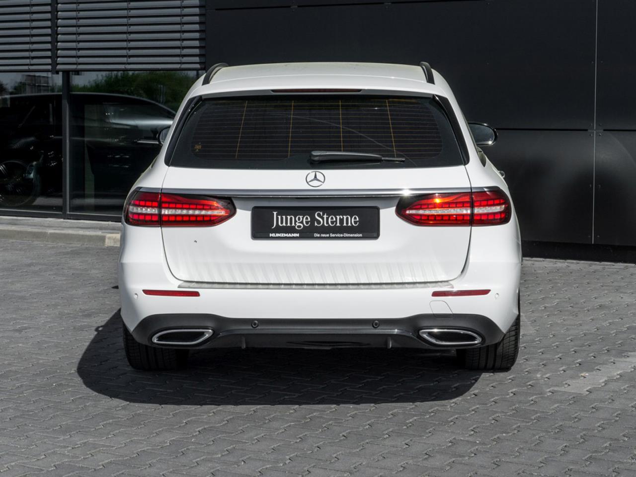 Mercedes-Benz E 400 d 4M T AMG Night Distronic+ 360° AHK