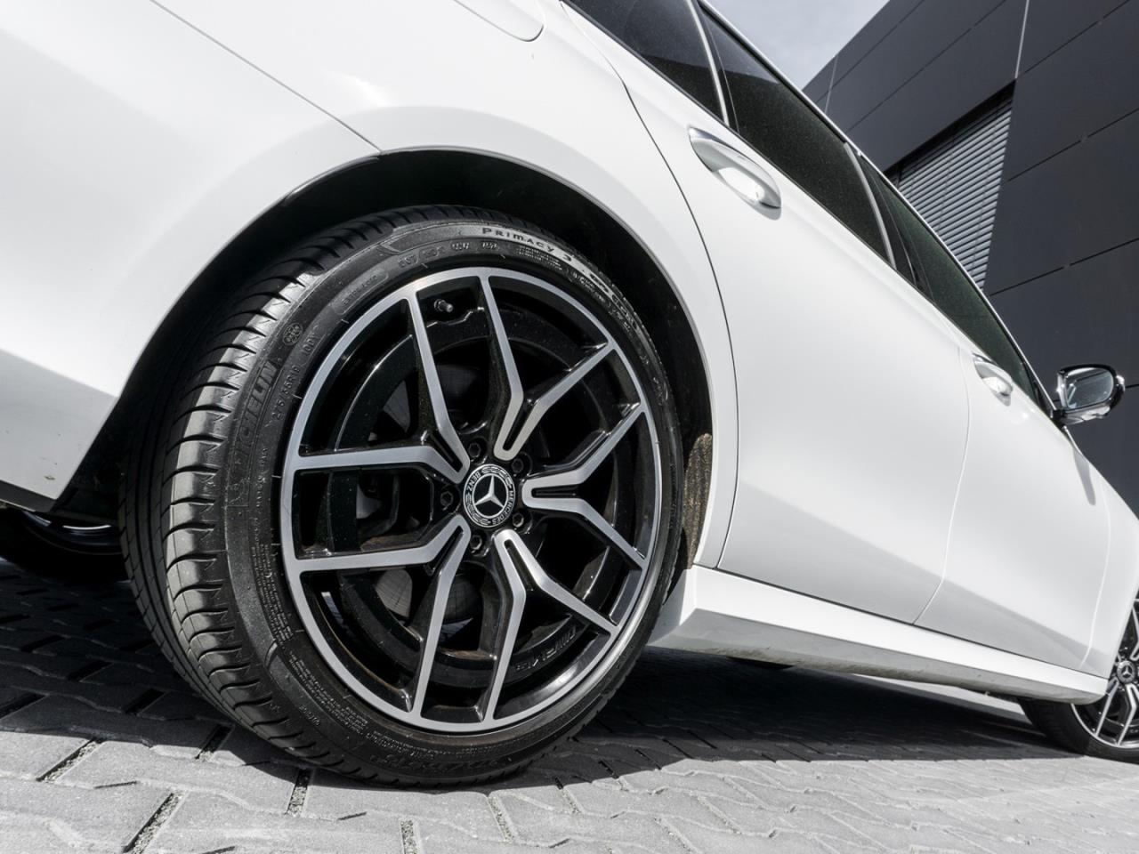 Mercedes-Benz E 400 d 4M T AMG Night Distronic+ 360° AHK