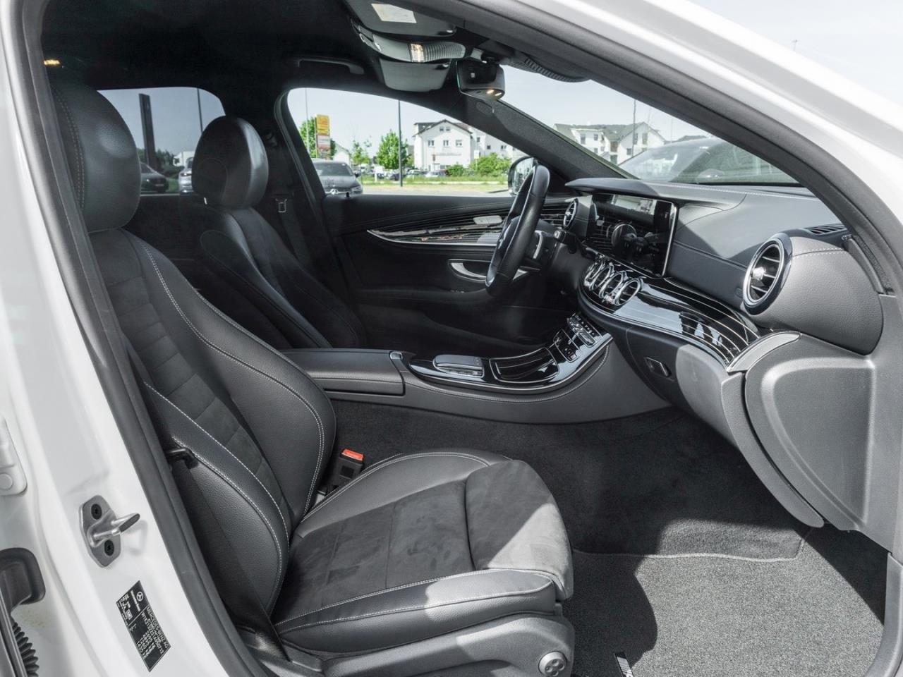 Mercedes-Benz E 400 d 4M T AMG Night Distronic+ 360° AHK