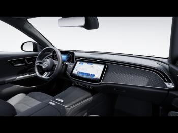 Mercedes-Benz E 220 d T AMG Night Panorama Distronic 360° AHK