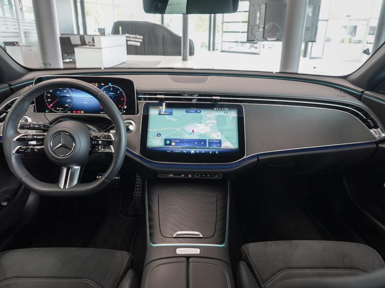 Mercedes-Benz E 220 d T AMG Night Distronic Memory 360° AHK