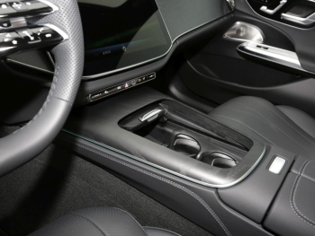 Mercedes-Benz E 220 d T-Modell AMG Night Panorama AHK 360?