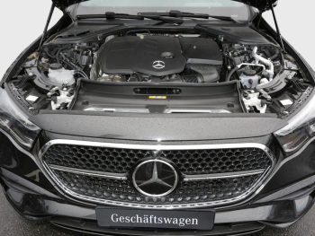 Mercedes-Benz E 220 d T-Modell AMG Night Panorama AHK 360°
