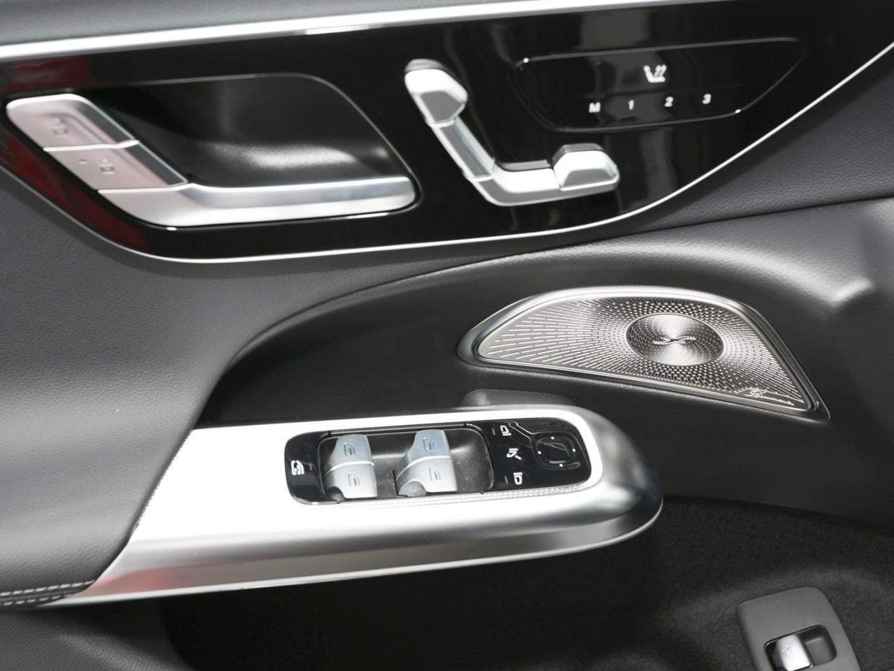 Mercedes-Benz E 220 d T-Modell AMG Night Panorama AHK 360°