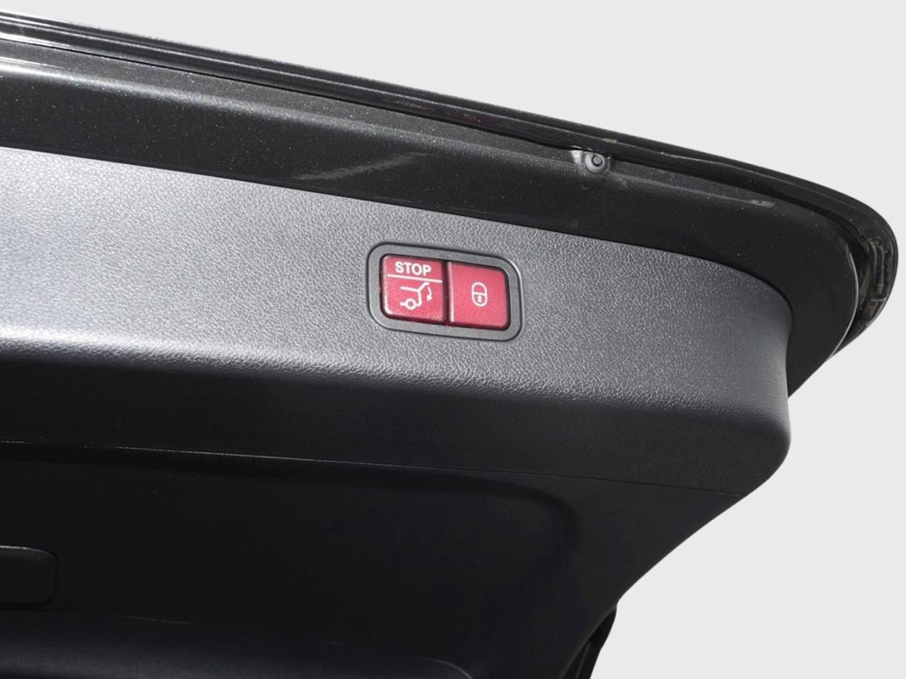Mercedes-Benz E 220 d T-Modell AMG Night Panorama AHK 360?