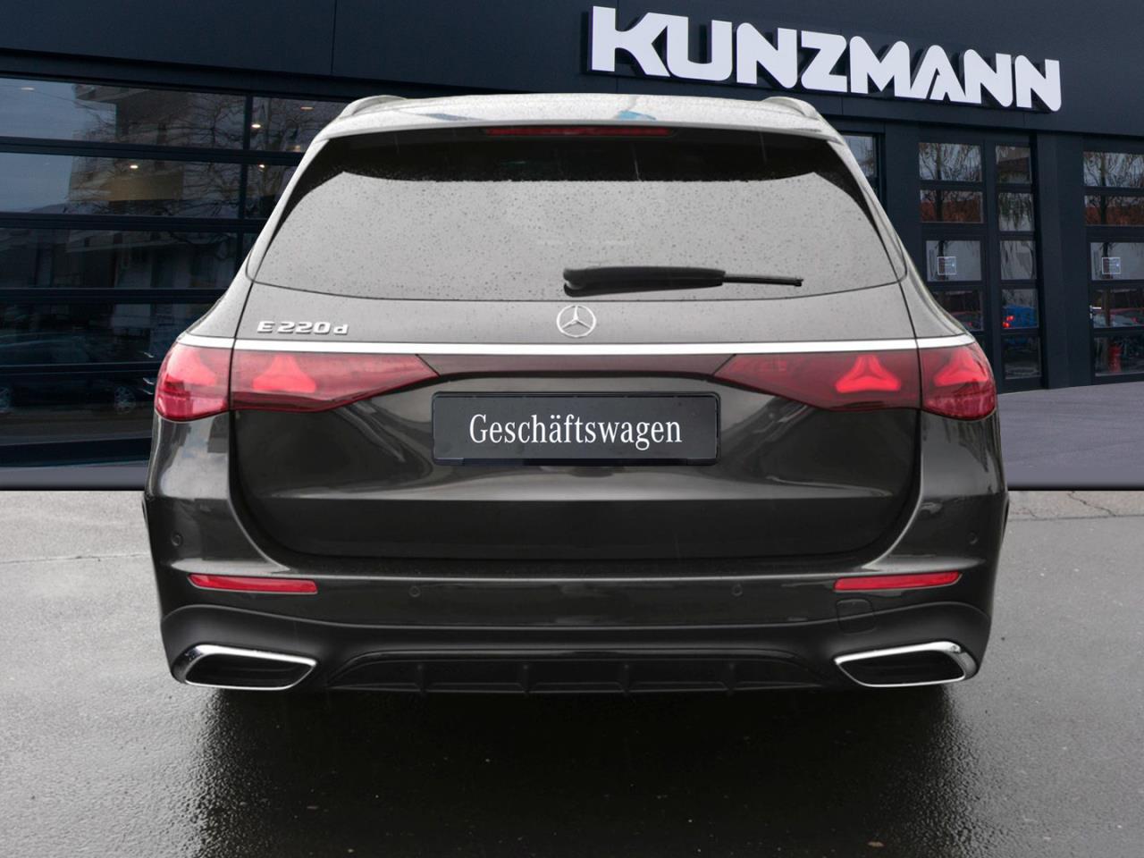 Mercedes-Benz E 220 d T-Modell AMG Night Panorama AHK 360°