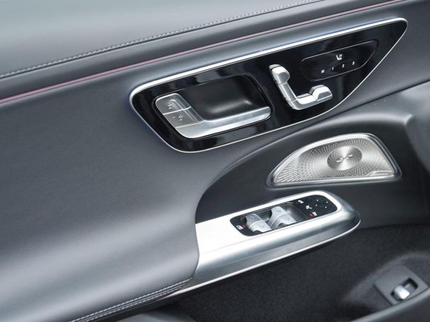 Mercedes-Benz E 220 d T-Modell AMG Night Panorama AHK Distronic