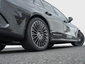 Mercedes-Benz E 220 d T-Modell AMG Night Panorama AHK Distronic