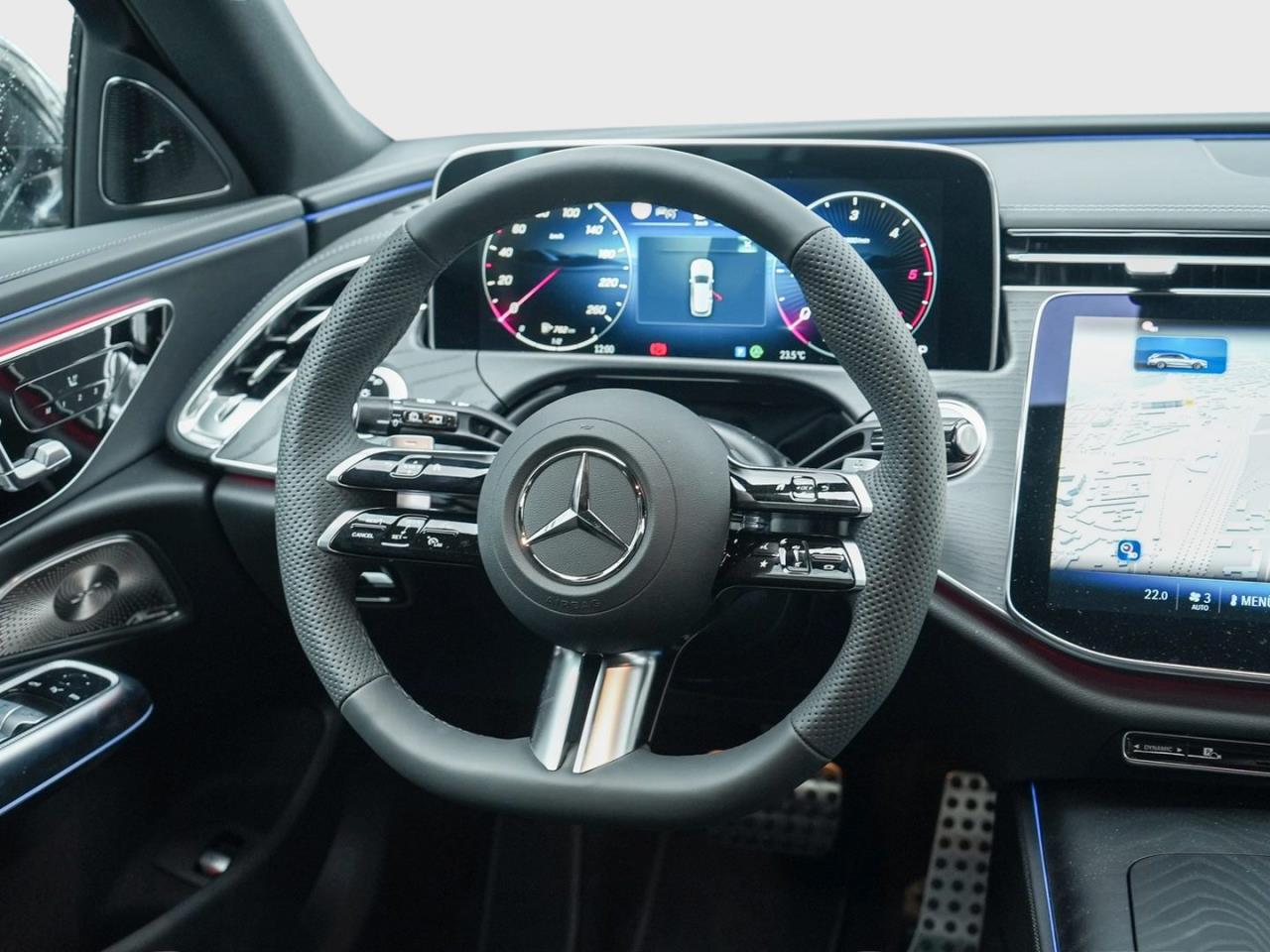 Mercedes-Benz E 220 d T-Modell AMG Night Panorama AHK Distronic