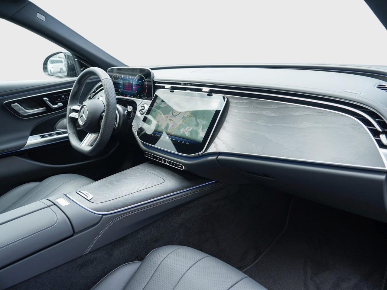 Mercedes-Benz E 220 d T-Modell AMG Night Panorama Distronic