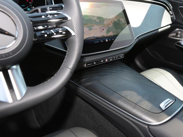 Mercedes-Benz E 220 d T-Modell AMG Night Distronic Panorama