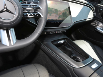 Mercedes-Benz E 220 d T-Modell AMG Night Distronic Panorama