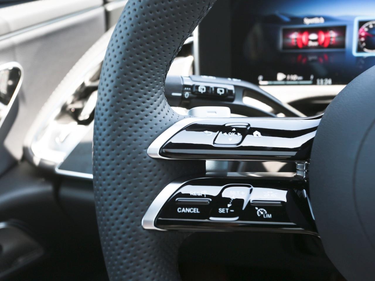 Mercedes-Benz E 220 d T-Modell AMG Night Distronic Panorama