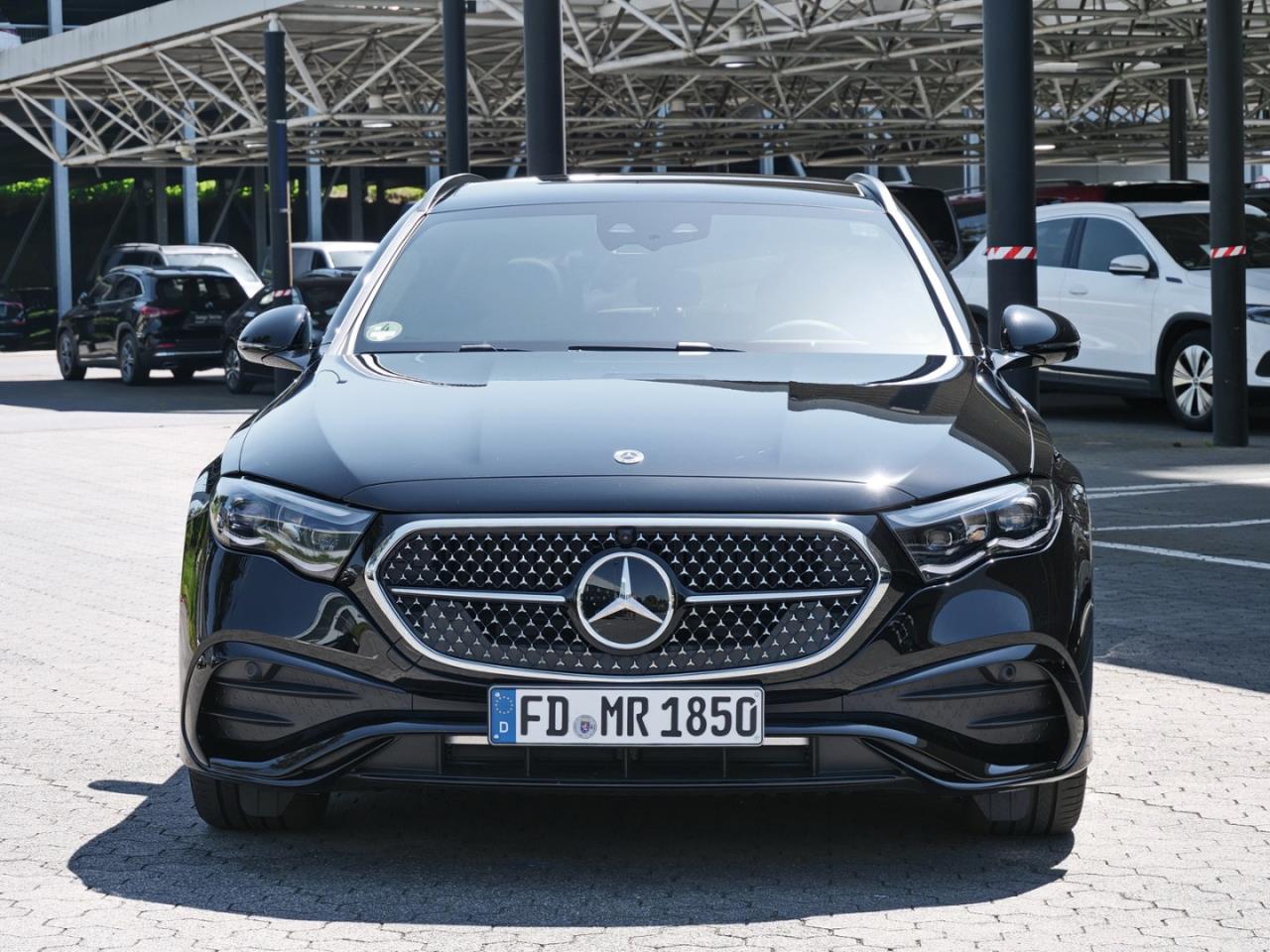 Mercedes-Benz E 220 d T-Modell AMG Night Panorama 360° AHK