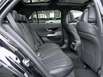 Mercedes-Benz E 220 d T-Modell AMG Night Panorama Distronic
