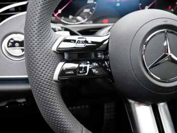 Mercedes-Benz E 220 d T-Modell AMG Night Panorama Distronic