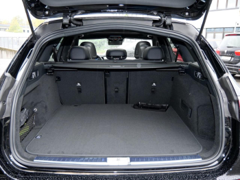 Mercedes-Benz E 220 d T-Modell AMG Night Panorama Distronic