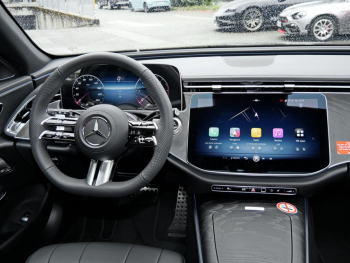 Mercedes-Benz E 220 d T-Modell AMG Night Panorama Distronic