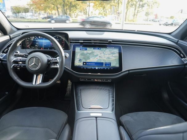 Mercedes-Benz E 220 d T AMG Night Panorama Distronic Kamera AHK