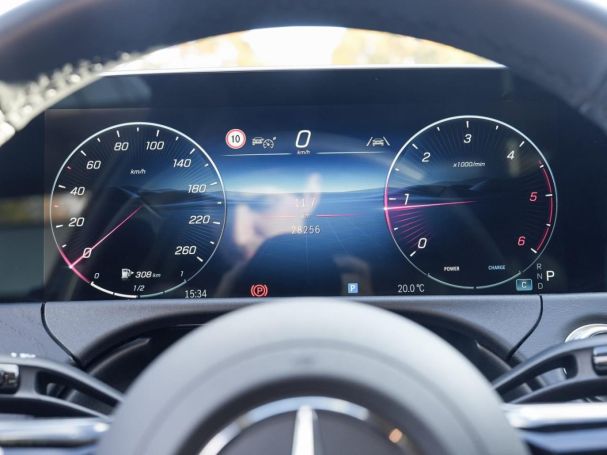 Mercedes-Benz E 220 d T AMG Night Panorama Distronic Kamera AHK