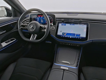 Mercedes-Benz E 220 d T AMG Night Panorama Distronic Kamera AHK