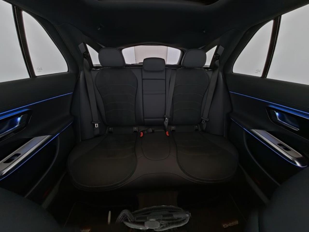 Mercedes-Benz E 220 d T AMG Night Panorama Distronic Kamera AHK