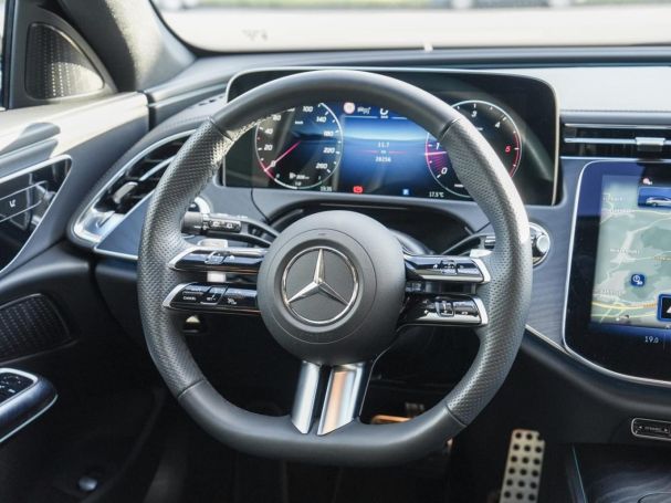 Mercedes-Benz E 220 d T AMG Night Panorama Distronic Kamera AHK