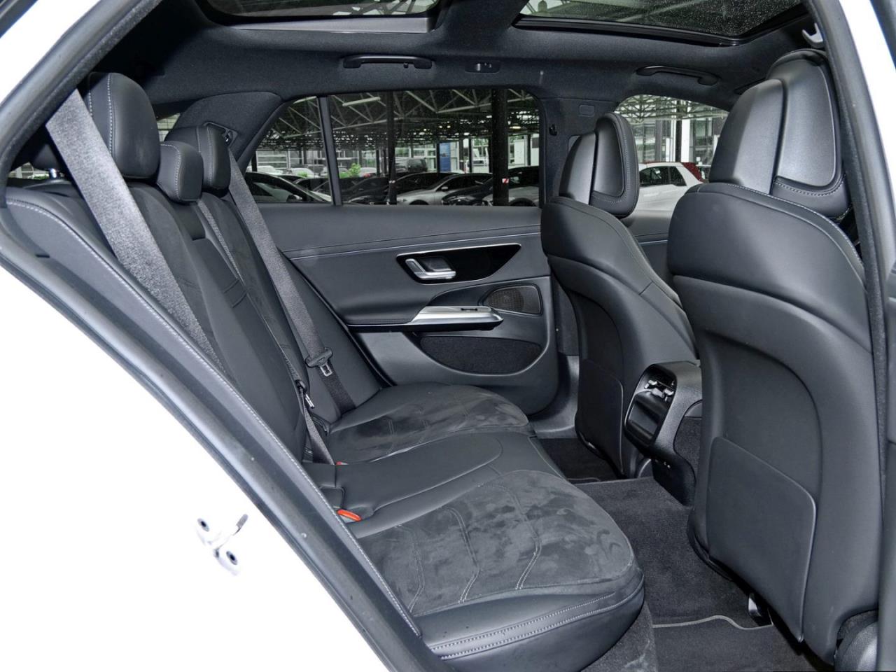 Mercedes-Benz E 220 d T AMG Night Distronic Panorama Totwinkel