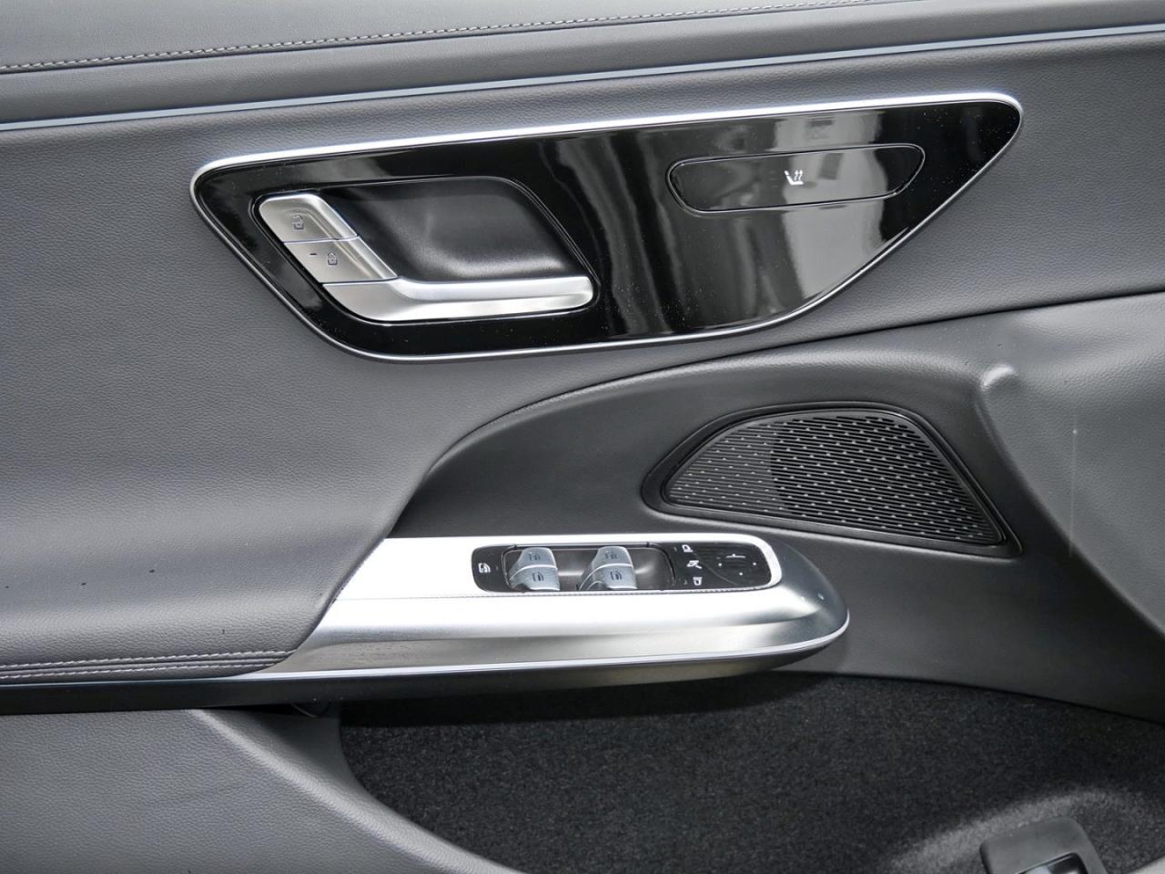 Mercedes-Benz E 220 d T AMG Night Distronic Panorama Totwinkel